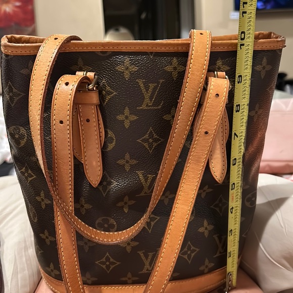 Louis Vuitton bucket handbag - Picture 1 of 4